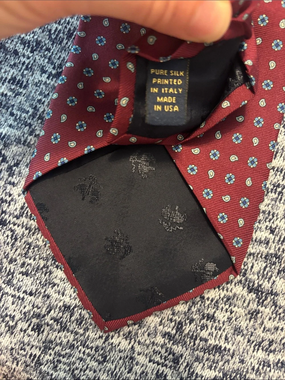 Brooks Brothers Men's Maroon Silk Tie with Light Blue Medallions